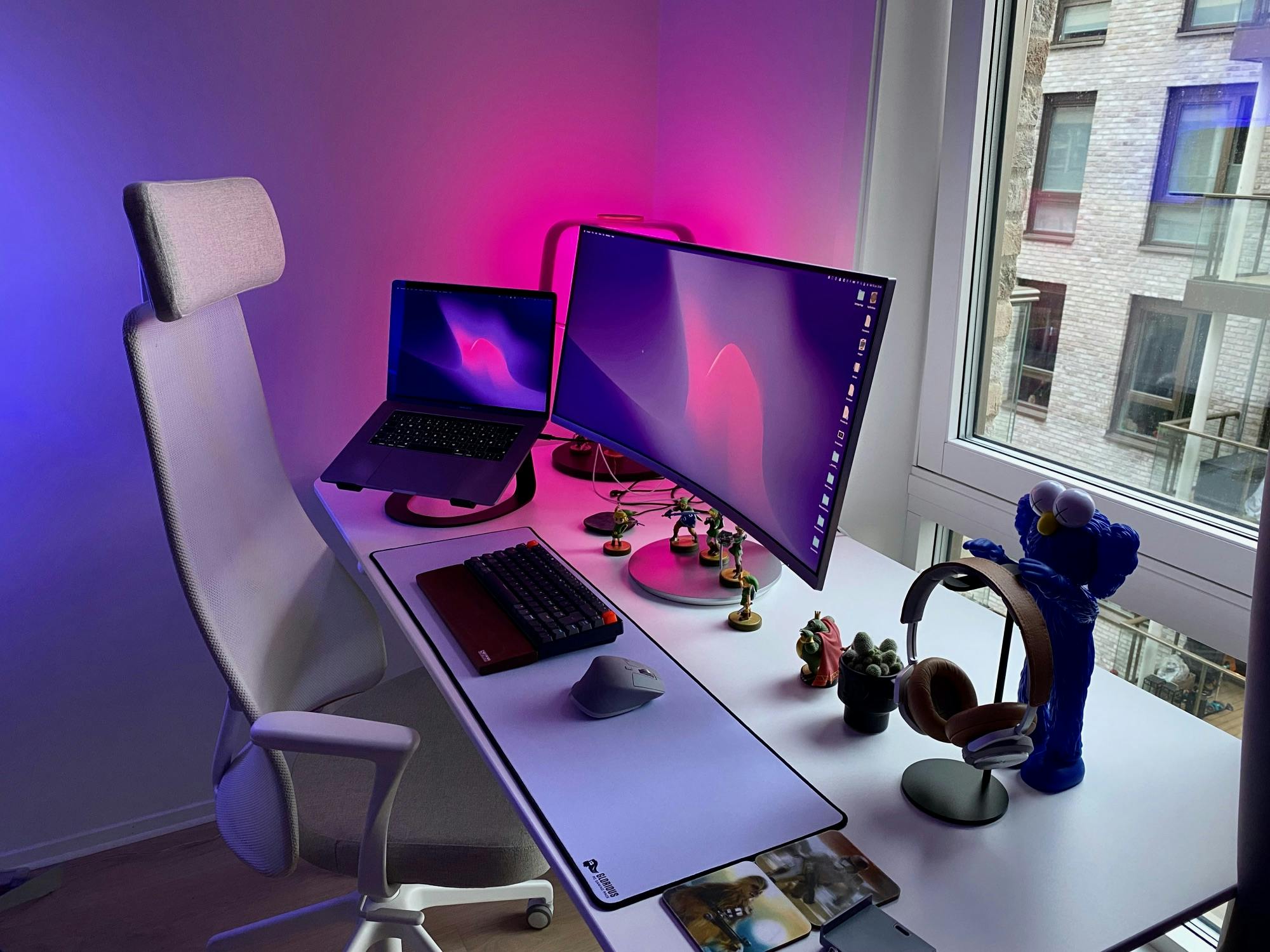 Maximilian's home office setup